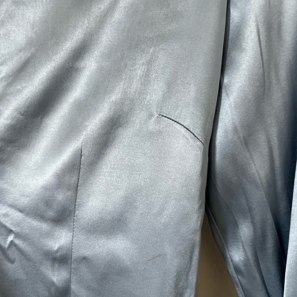 Holt Renfrew collection 100 % Silk Blue Blouse - Picture 4 of 9